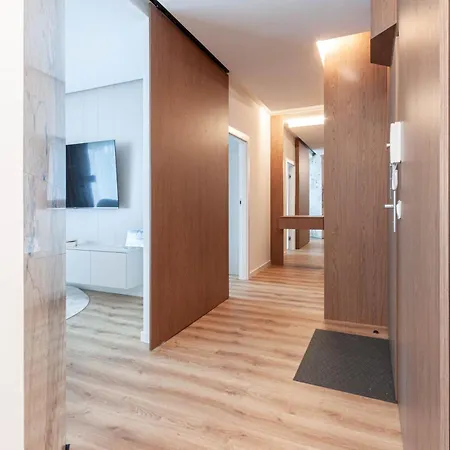 Apartly Apartament *